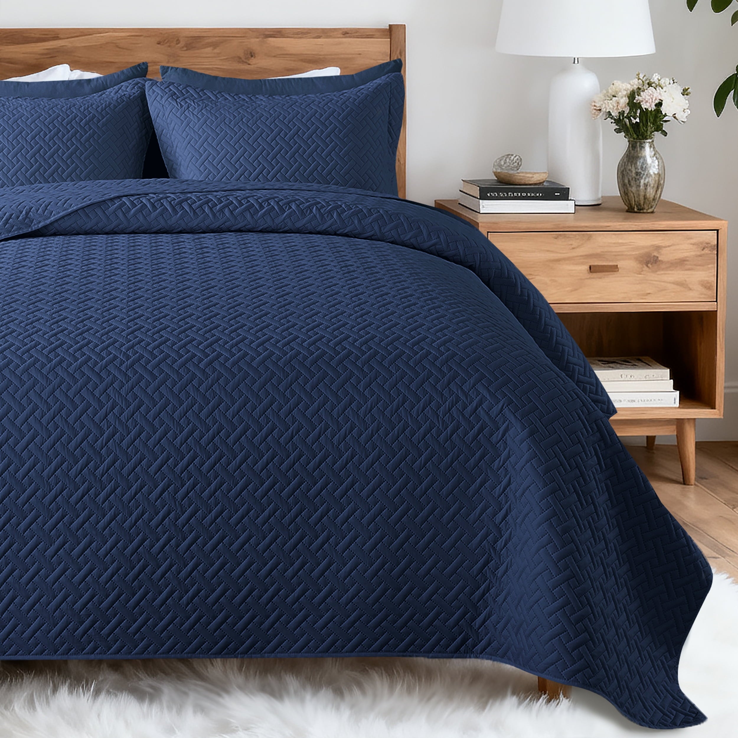 VCCOEM Quilt Set Full/Queen Size Lightweight Bedspreads, All Season Coverlet, 3 Piece (1 Quilt, 2 Pillow Shams), Woven Pattern, Navy Blue